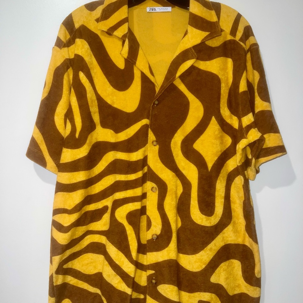 Zara Men’s Beachy Terry Clothlike Abstract Casual Button Down Shirt